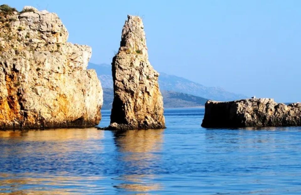 3,5h Wild Bays: Swim & Snorkel with Capt. Bobo (Public) - Itinerary and Stops