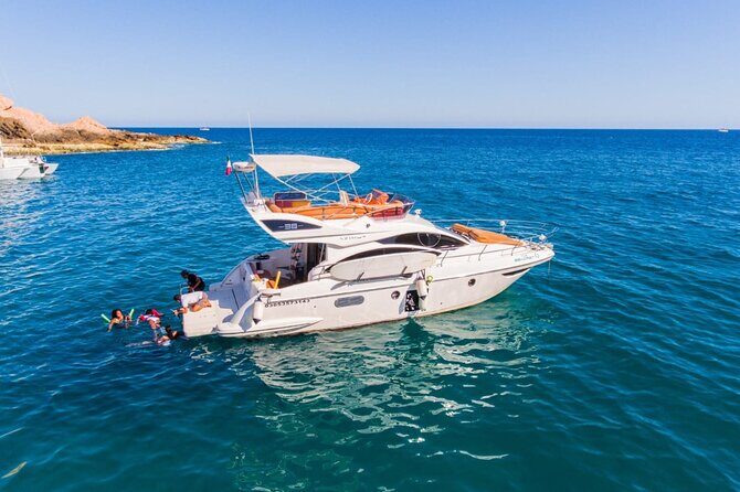 38 feet Private Boat in Los Cabos. - A Closer Look at the Experience