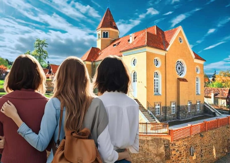 3h Jewish Tour: Synagogue, Castle, Gingerbread & Snaps - Key Points