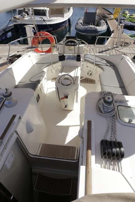 3h Whale Watching Private tour Beneteau Oceanis 440 - The Sum Up