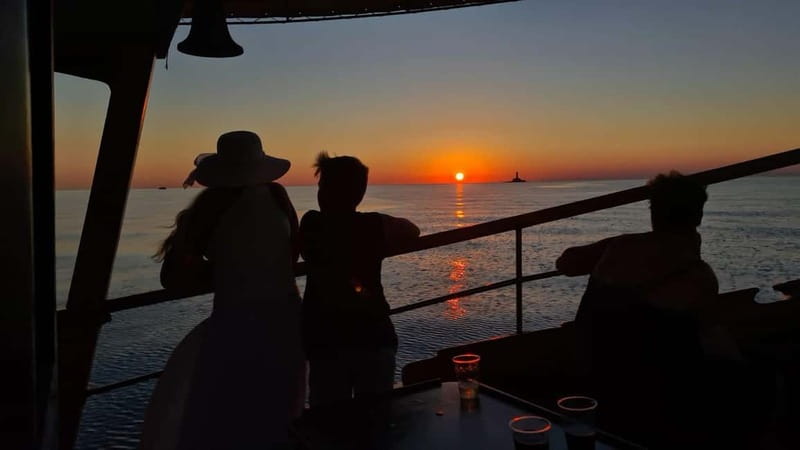 3hours Dolphin Sunset watching with unlimited drinks +dinner - Frequently Asked Questions