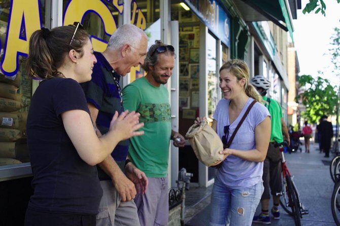 3Hr Montreal Architecture Bike Tour with regular or E-bikes Beer & wine included - The Itinerary in Detail