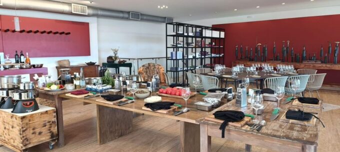 4 Days Explore Athens Culinary and Culture - Included Services and Amenities