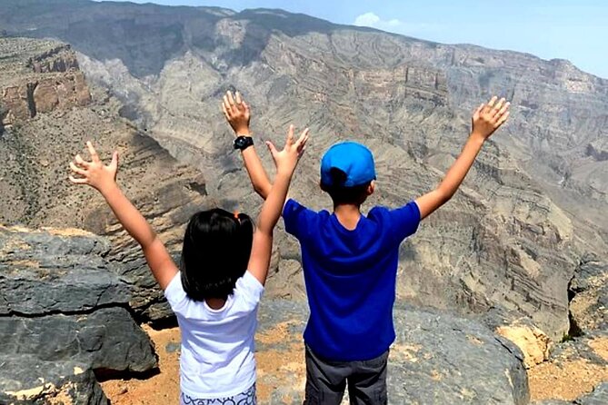 4-Days Private Jamila Sightseeing Tour - Guide and Participation
