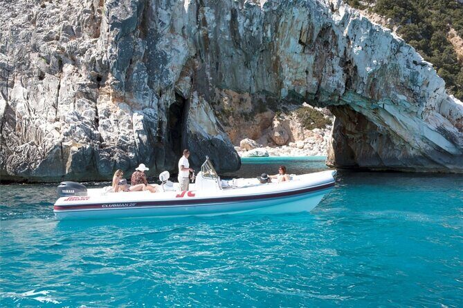 4-hour boat tour of the Amalfi Coast - Discovering the Amalfi Coast from the Water