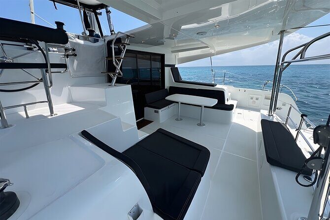 4 Hour Catamaran Experience in a Private 42 Lagoon - An In-Depth Look at the Experience