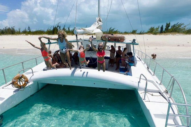 4-Hour Catamaran Sail and Snorkel Tour from Grace Bay - The Experience in Detail