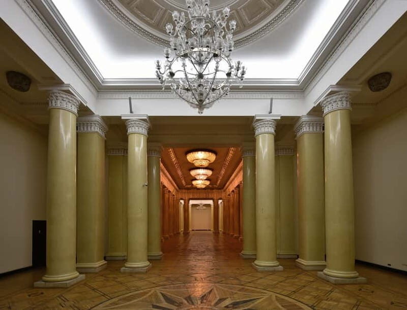 4 hour: Palace of Culture & Science and POLIN Museum - Introduction to the Tour
