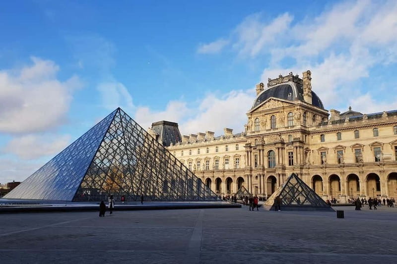 4-hour panoramic tour of Paris in Portuguese - An In-Depth Look at the Tour