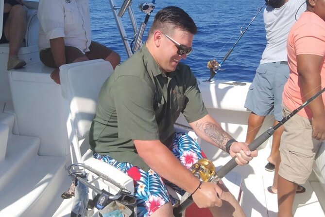 4 Hour Private Fishing Tour in Puerto Aventuras Riviera Maya - Family-Friendly Features
