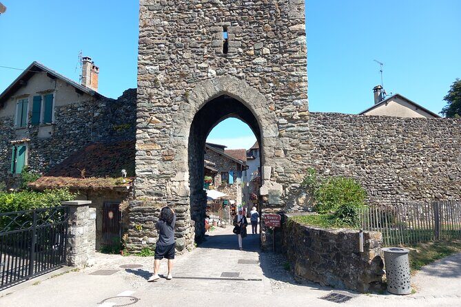4 Hour Private Tour of the Medieval Town of Yvoire near Geneva - Key Points