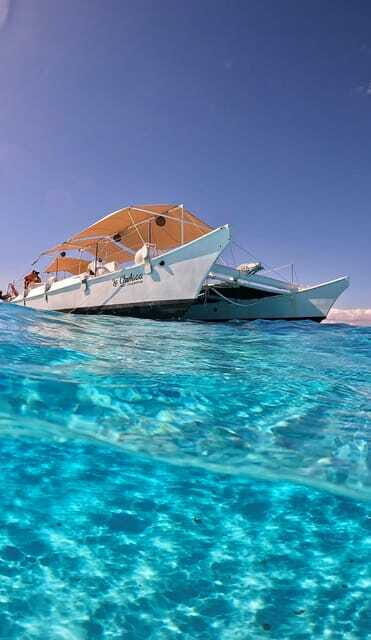 4 Hour Turtle Sanctuary Experience on a Luxury Catamarán - Food and Drinks: A Highlight for Many