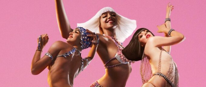 4 Hours Paris Night Tour With Crazy Horse - Additional Attractions Nearby