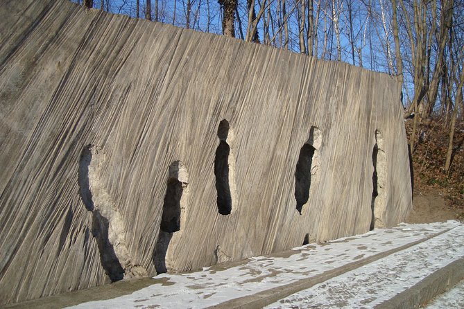4 Hours Private Tour to Potsdam and Wansee With a Van - Accessibility and Participation