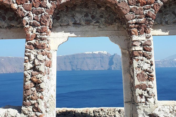 4 Hours Tailor Made Tour in Santorini - The Sum Up
