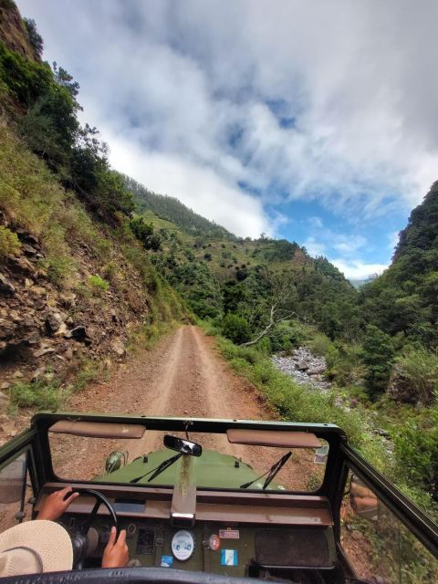 4 Hours Unique Jeep Safari Tour to Pico Do Arieiro, Madeira - Visiting Hidden Treasures of Madeira