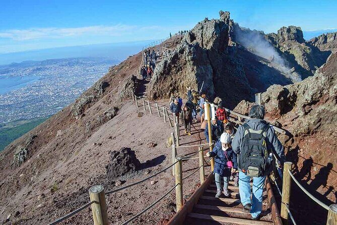 4 Hours Vesuvius Volcano Tour - The Ascent and Trail Experience