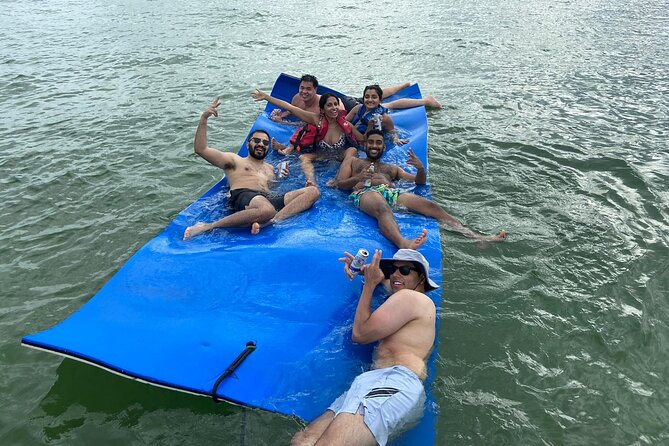 4 HR Pontoon Boat Rental - Meeting and Pickup