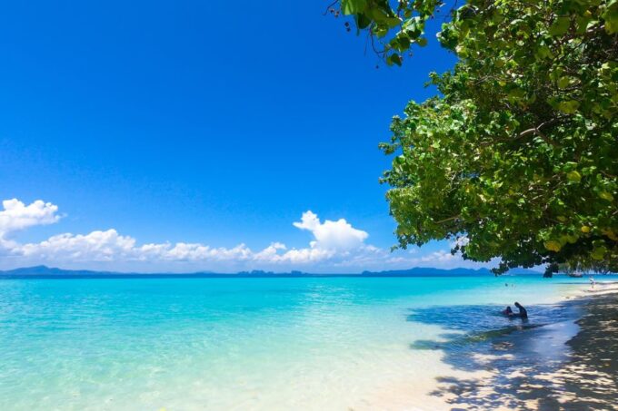 4-Island Tour From Koh Lanta to Koh Kradan With Beach Lunch - Exploring the Stunning Emerald Cave