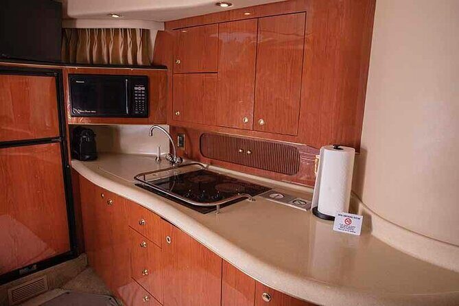 45 Ft Private Yacht Rental in Miami - FAQ