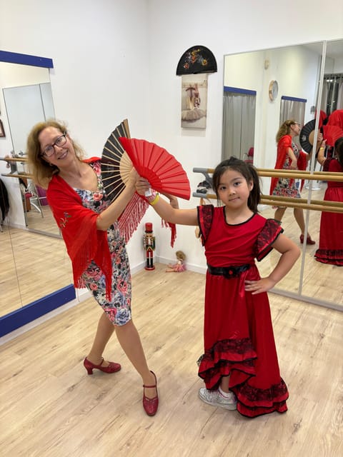 45 minutes flamenco dance class for family in Málaga - FAQ