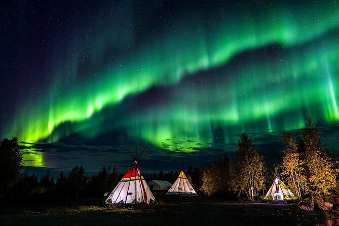 4D3N Aurora Package Including 3-Nights Stay Chateau or Explorer - Aurora Experience