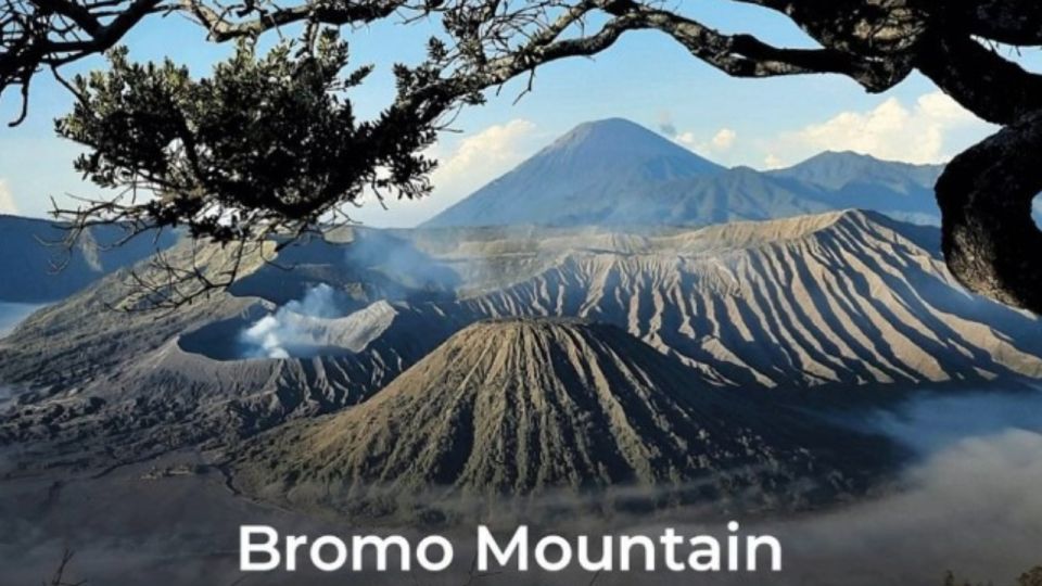 4d3n-Tumpak Sewu-Bromo-Ijen-KetapangThis Appears to Be a Travel Package or Itinerary That Includes the Following Destinations:1. Tumpak Sewu2. Bromo3. Ijen4. KetapangThe "4d3n" Likely Refers to a 4-Day, 3-Night Trip That Includes These Locations - Tumpak Sewu Waterfall