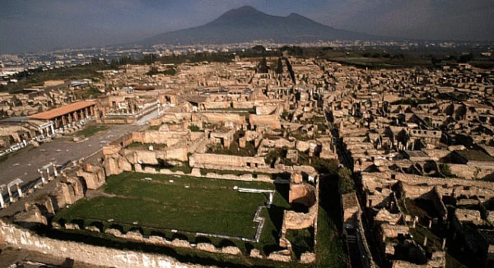 4H Private Guide Tour in Pompeii With Villa Dei Misteri - Private Guided Experience