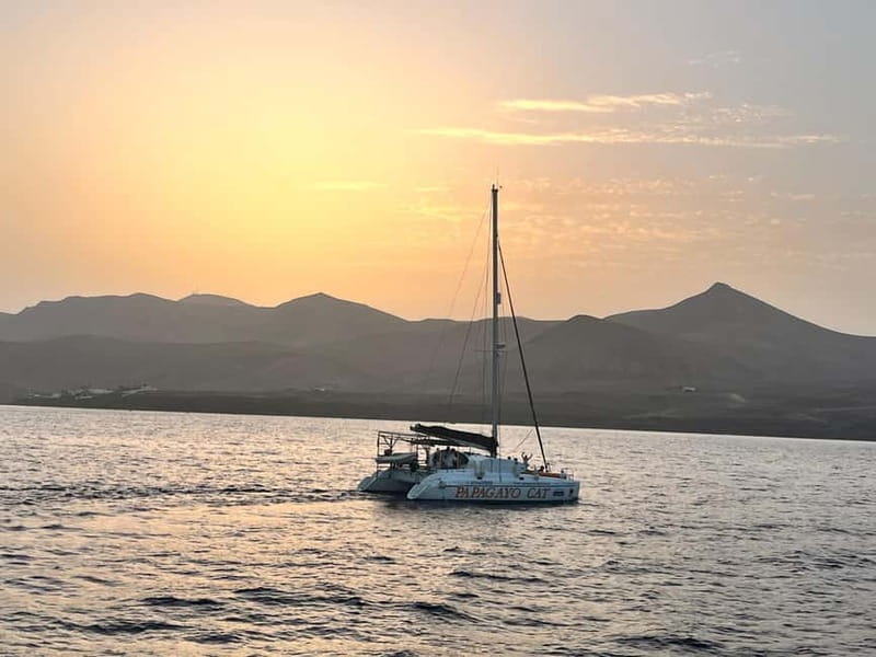 4h Shared Catamaran sailing to Papagayo Beaches (12pers max) - Introduction