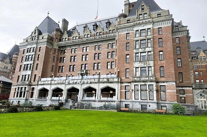 4hr Butchart Gardens and Victoria Private Tour (1-6 pax) - FAQ