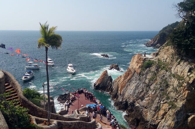 4Hr City Tour for Cruisers or Hotels Mural, Chapel & High Divers - Who Will Enjoy This Tour?