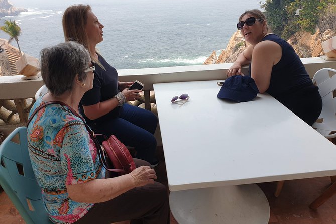 4HRS Small Group Half Day City Tour With Lunch at High Divers - Scenic Views and Bakery