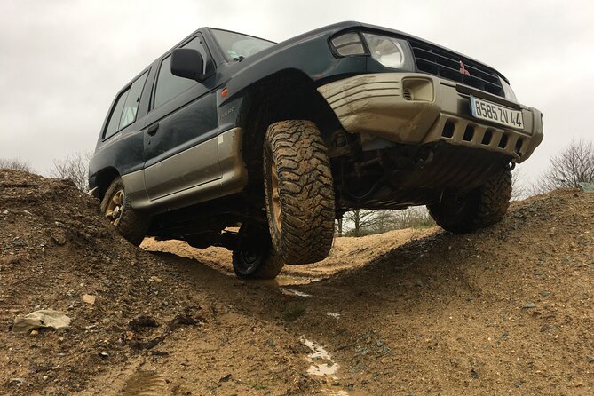 4x4 Crossing in a Private Estate in Pays De Loire - Participant Capacity and Pricing