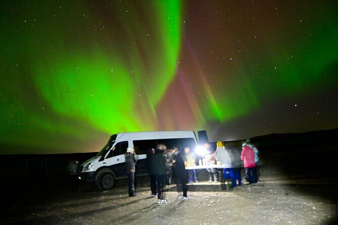 4x4 Minibus Northern Lights with Photo and snacks from Reykjavik - Why This Tour Excels