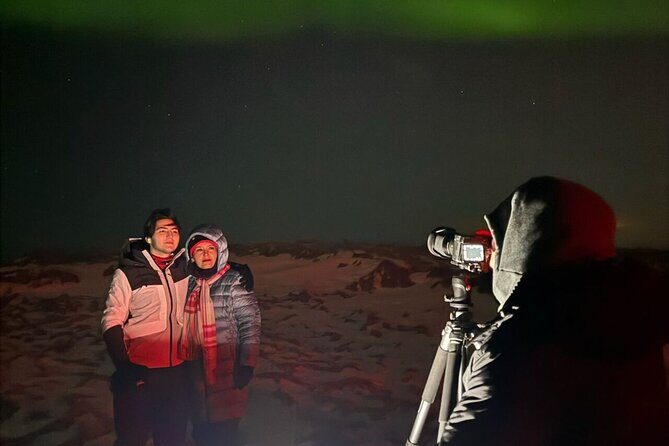 4x4 Minibus Northern Lights with Photo and snacks from Reykjavik - Who Should Consider This Tour?