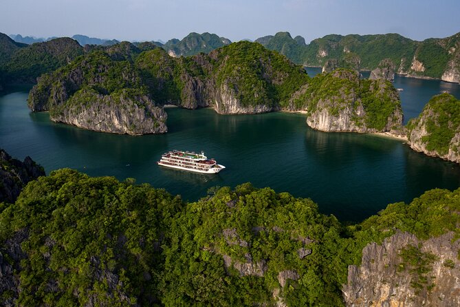 5-Day North Vietnam: Hanoi- Halong Bay - Ninh Binh -Sapa & Beyond - Meals Included in the Tour
