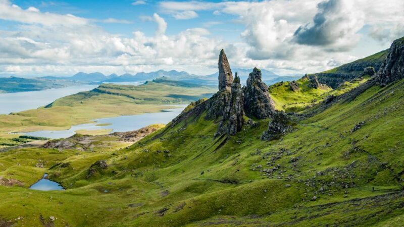 5-Day Tour to Isle of Skye, Oban, St Andrews and Highlands - The Travel Experience: Comfort, Connectivity, and Culture