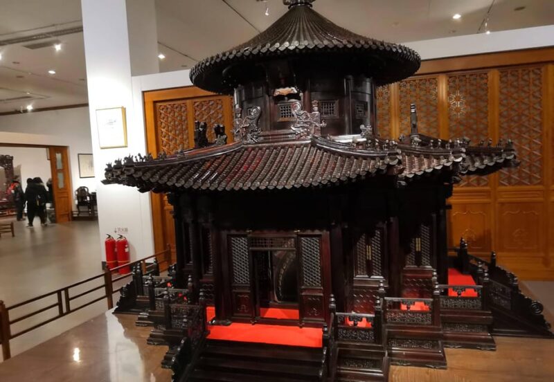 5-Hour Group Tour Temple Of Heaven And Silk/SandlewoodMuseum - Experience Highlights