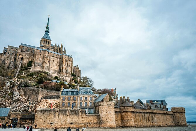 5-Hour Private Tour of Mt St Michel From St Malo With Pick up and Drop off - Meeting and Pickup