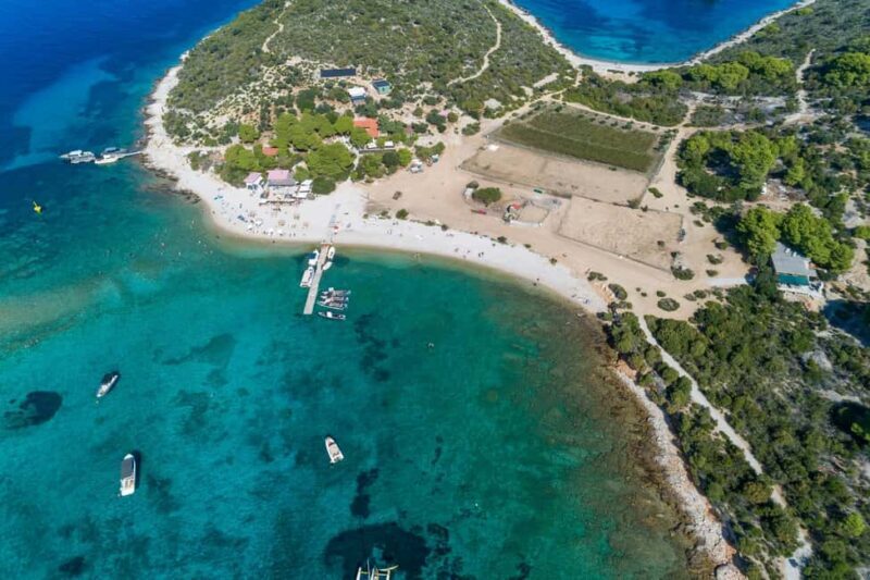 5 islands Private Boat Tour:Blue Cave,Hvar&Pakleni islands - What It’s Like on the Water