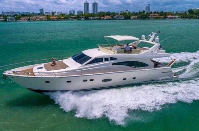 50 FT Miami Yacht Rental (up to 13 guests) - The Sum Up