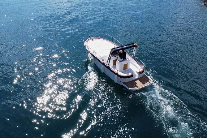 5:00h Private Day on a Boat to Discover Procida and Ischia - Accessibility and Participation Details