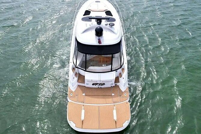 50ft 1 Hour FREE Miami Yacht Rental 3 to 6 Hours 13 People - Who Is This Experience Best For?
