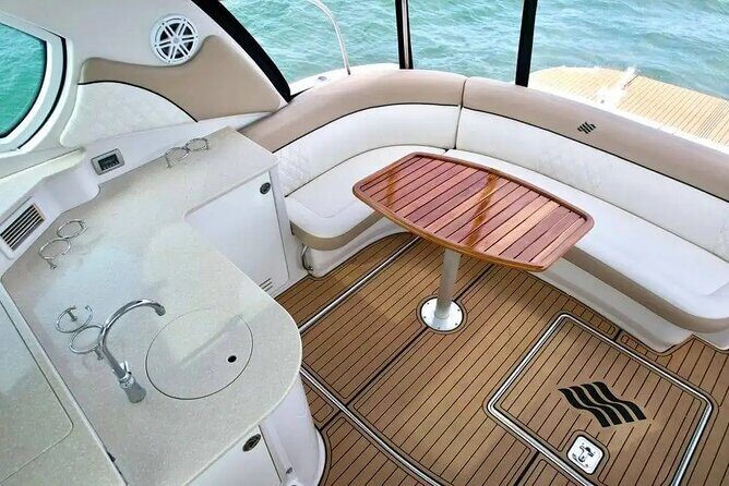 50ft 1 Hour FREE Miami Yacht Rental 3 to 6 Hours 13 People - FAQs