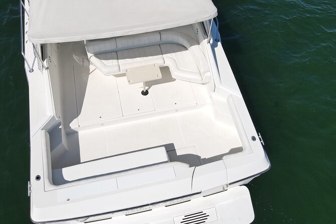 50ft Luxury Yacht Tour in Miami Beach Captain, Champagne & Party! - Waiver Requirement