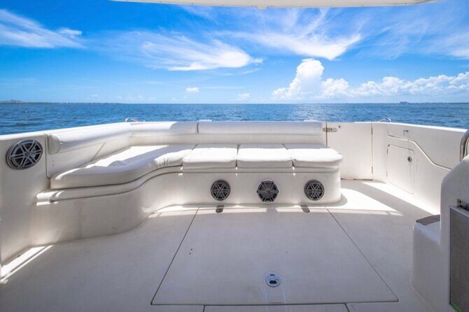 55ft 1 Hour FREE Miami Yacht Rental 3 to 6 Hours 13 People - Room to Relax and Have Fun