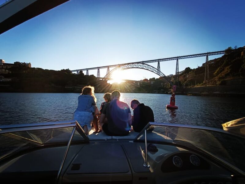 6 Bridges, Not Shared Boat Tour 1h30m, group price up to 6px - What to Expect from a Private, Non-Shared Cruise