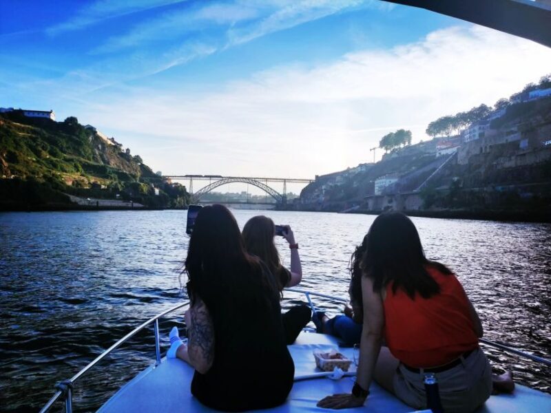 6 Bridges, Not Shared Boat Tour 1h30m, group price up to 6px - The Itinerary: A Closer Look at the Stops