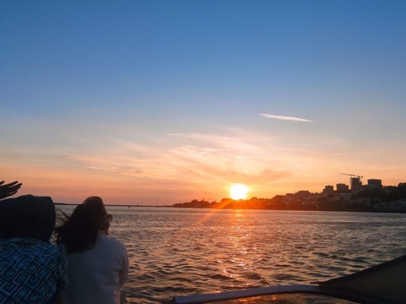 6 Bridges, Not Shared Boat Tour 1h30m, group price up to 6px - The Practical Side: Pricing, Duration, and Group Size