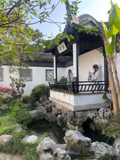 6 Days: Discover South of Yangtze & The Majestic Huangshan - Exploring Shanghais Landmarks